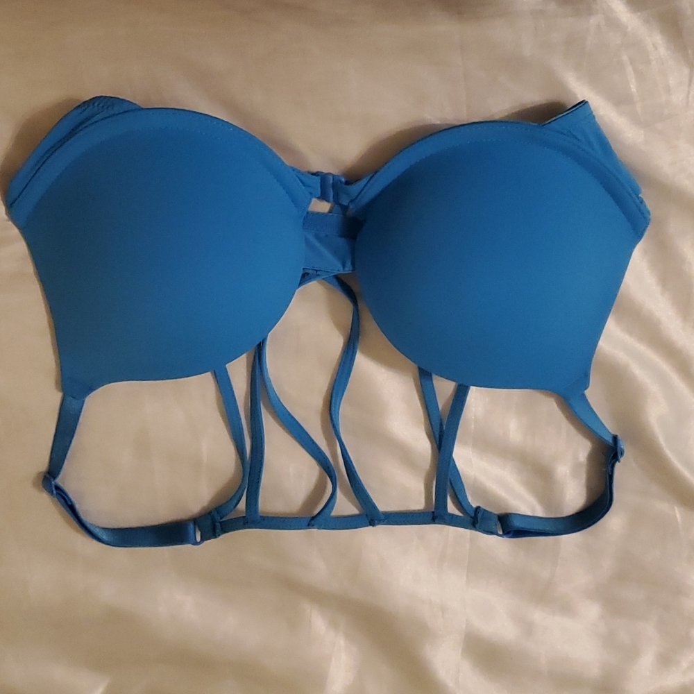 Blue t shirt bra 32B